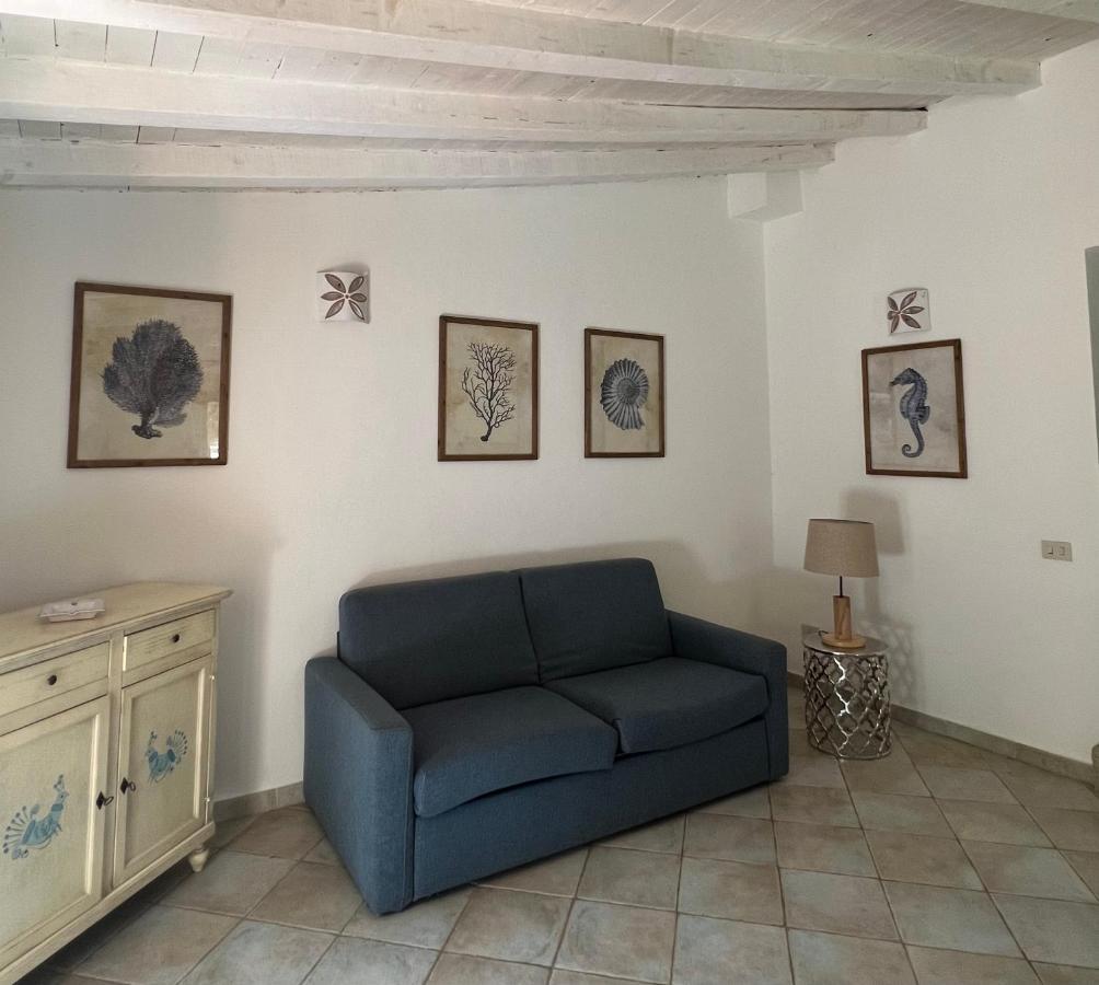 Appartamento Il Caracolo A Cala Francese La Maddalena  Eksteriør billede