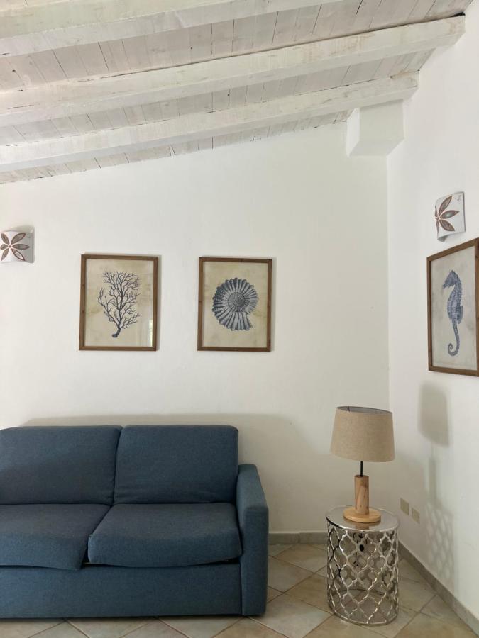 Appartamento Il Caracolo A Cala Francese La Maddalena  Eksteriør billede